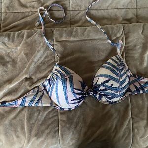 Never worn Victorias Secret padded bikini top